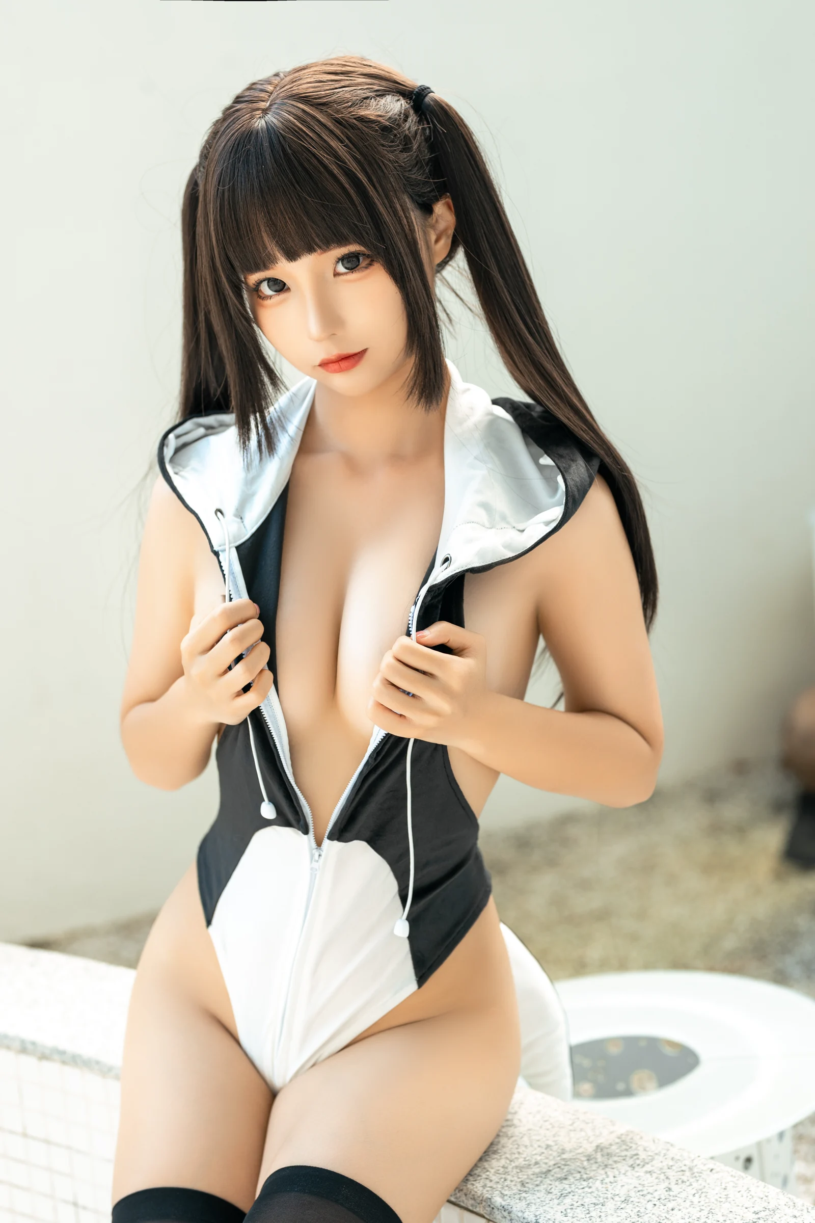 005